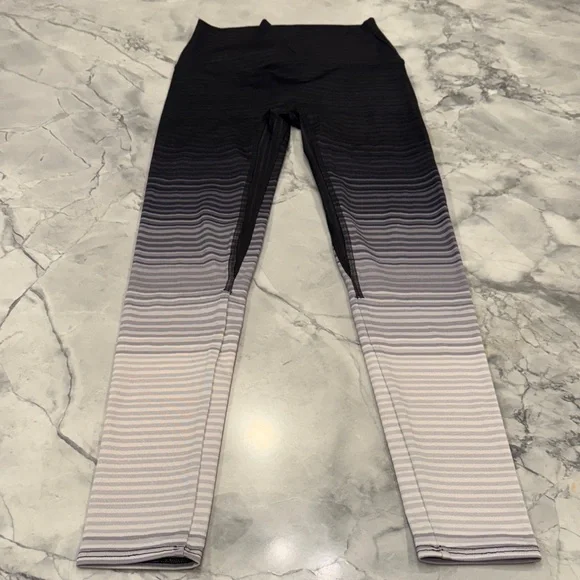 Women’s K-Deer Striped Leggings      Sneaker Length Size Small - Picture 3 of 7